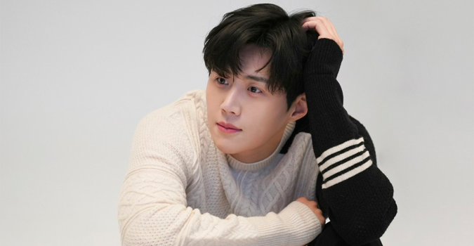 Toàn cảnh vụ việc nam chính Kim Seon Ho phim Hometown Cha-Cha-Cha bị tố ép bạn gái phá thai?