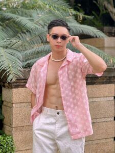 Hotboy Gia Thắng gợi ý mix đồ du lịch mùa hè cùng thương hiệu REO Concept