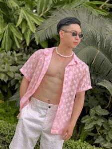 Hotboy Gia Thắng gợi ý mix đồ du lịch mùa hè cùng thương hiệu REO Concept