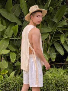 Hotboy Gia Thắng gợi ý mix đồ du lịch mùa hè cùng thương hiệu REO Concept